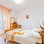 Appartamento Charming With Private Pool In Mastrinka - 98 Sqm