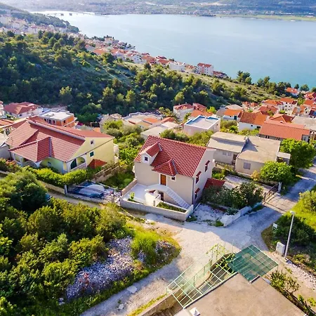 Appartement Charming With Private Pool In Mastrinka - 98 Sqm Trogir