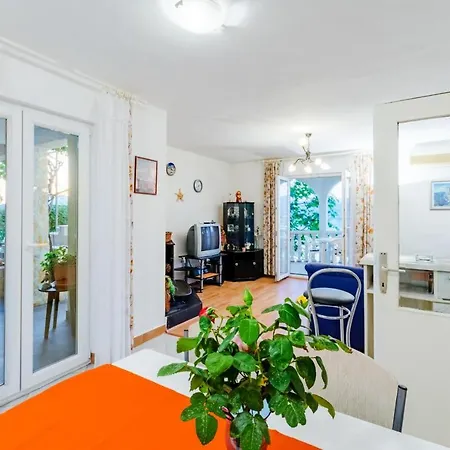 Charming With Private Pool In Mastrinka - 98 Sqm * Traù