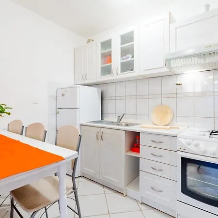 Charming With Private Pool In Mastrinka - 98 Sqm Appartement Trogir