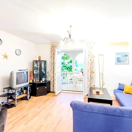 Appartement Charming With Private Pool In Mastrinka - 98 Sqm *