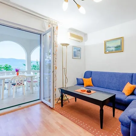 Charming With Private Pool In Mastrinka - 98 Sqm * 트로기르