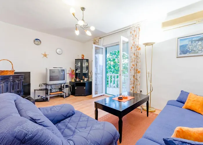 Charming With Private Pool In Mastrinka - 98 Sqm