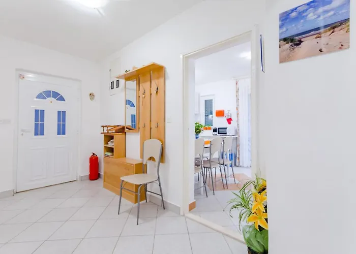 Charming With Private Pool In Mastrinka - 98 Sqm 아파트
