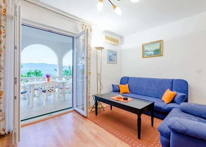 Charming With Private Pool In Mastrinka - 98 Sqm * トロギール