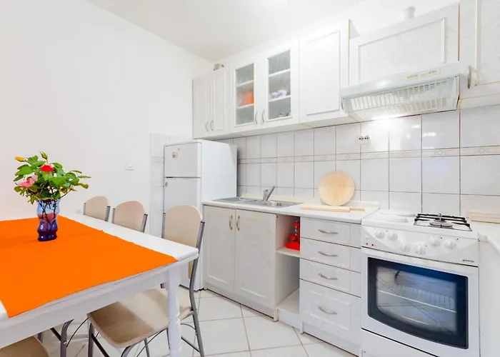 Charming With Private Pool In Mastrinka - 98 Sqm アパート *