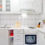 Charming With Private Pool In Mastrinka - 98 Sqm Apartamento