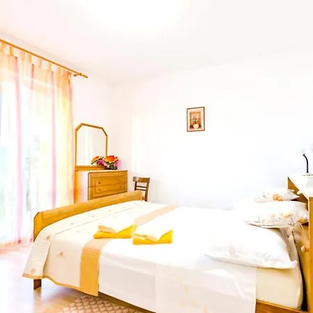 Charming With Private Pool In Mastrinka - 98 Sqm