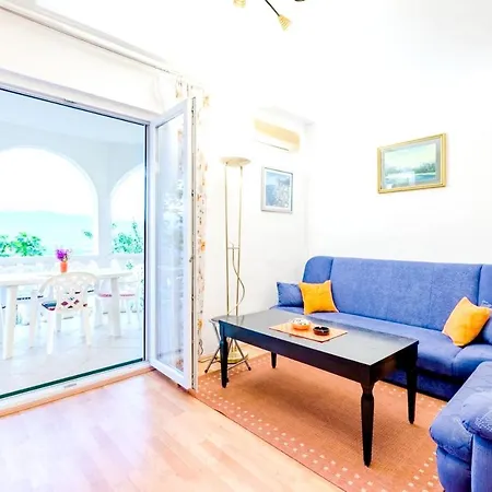 Apartment Charming Mastrinka With Private Pool