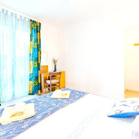 Apartment Charming Mastrinka With Private Pool Trogir