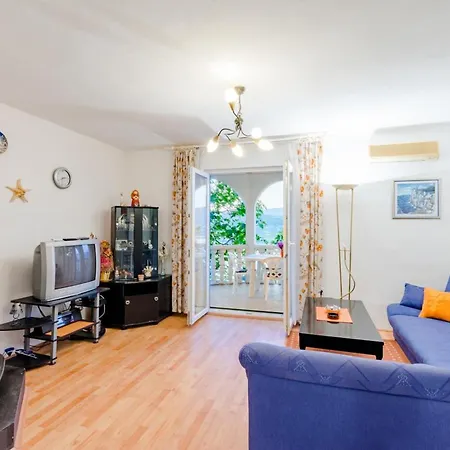 Charming Mastrinka With Private Pool
