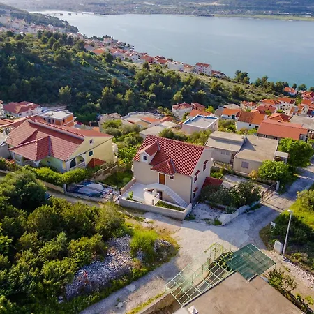 Charming Mastrinka With Private Pool Apartment Trogir