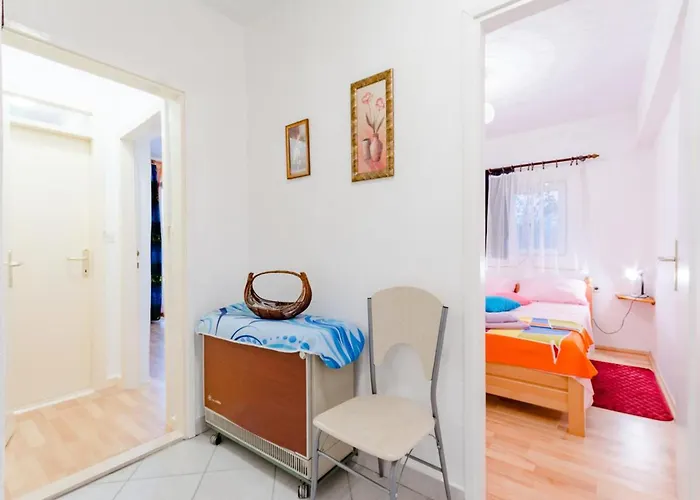 Charming With Private Pool In Mastrinka - 98 Sqm Appartement Trogir