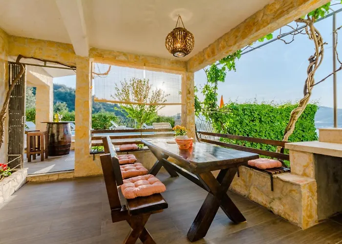 Charming With Private Pool In Mastrinka - 98 Sqm Appartement Trogir