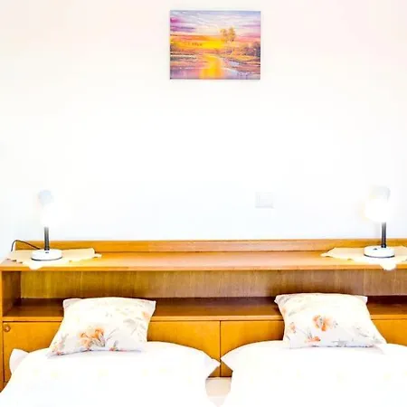 Charming With Private Pool In Mastrinka - 98 Sqm アパート *