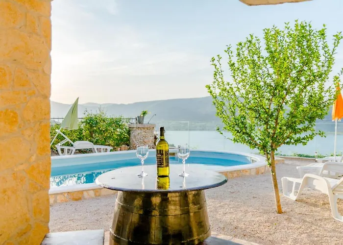 Charming With Private Pool In Mastrinka - 98 Sqm Apartament